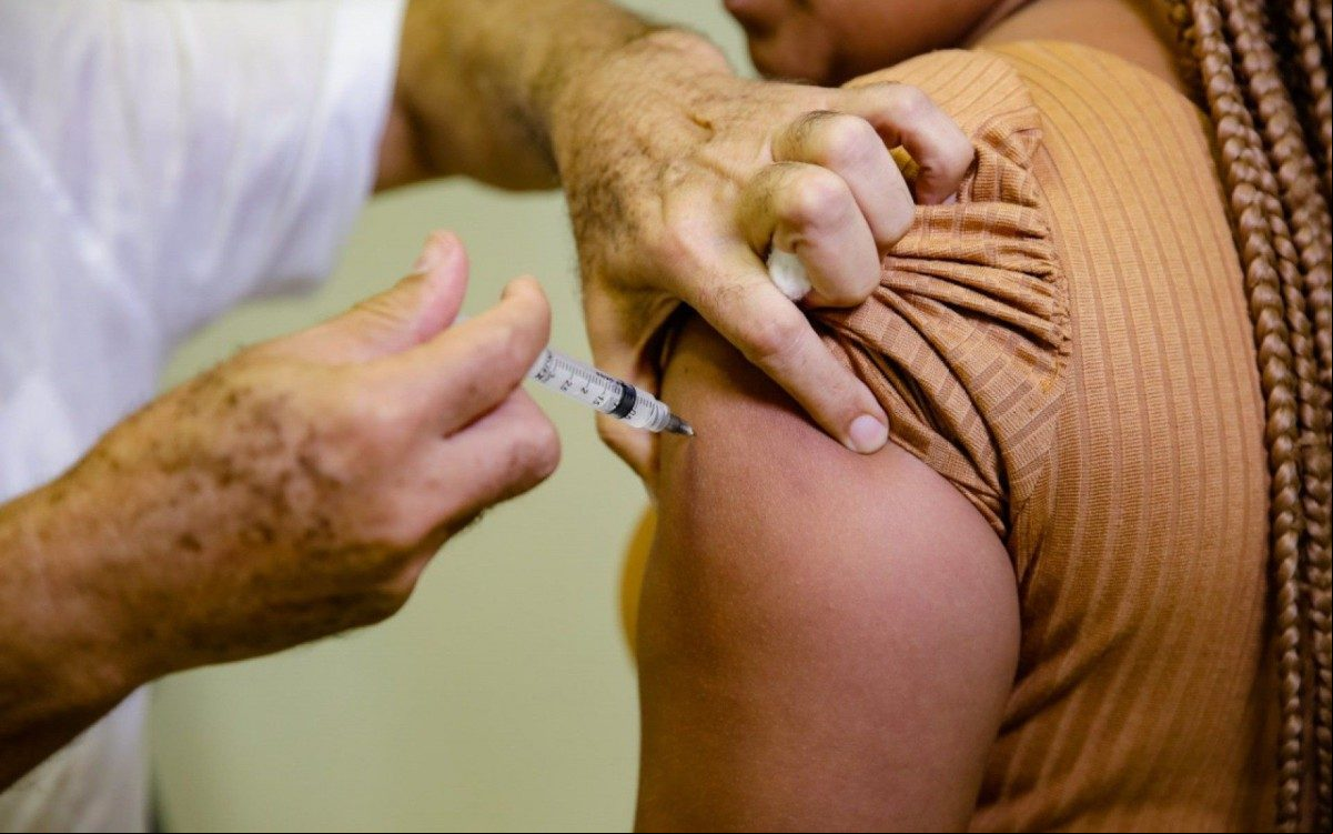 Até o momento, cerca de 4,7 milhões de brasileiros já receberam ao menos a primeira dose da vacina
- Divulgação
