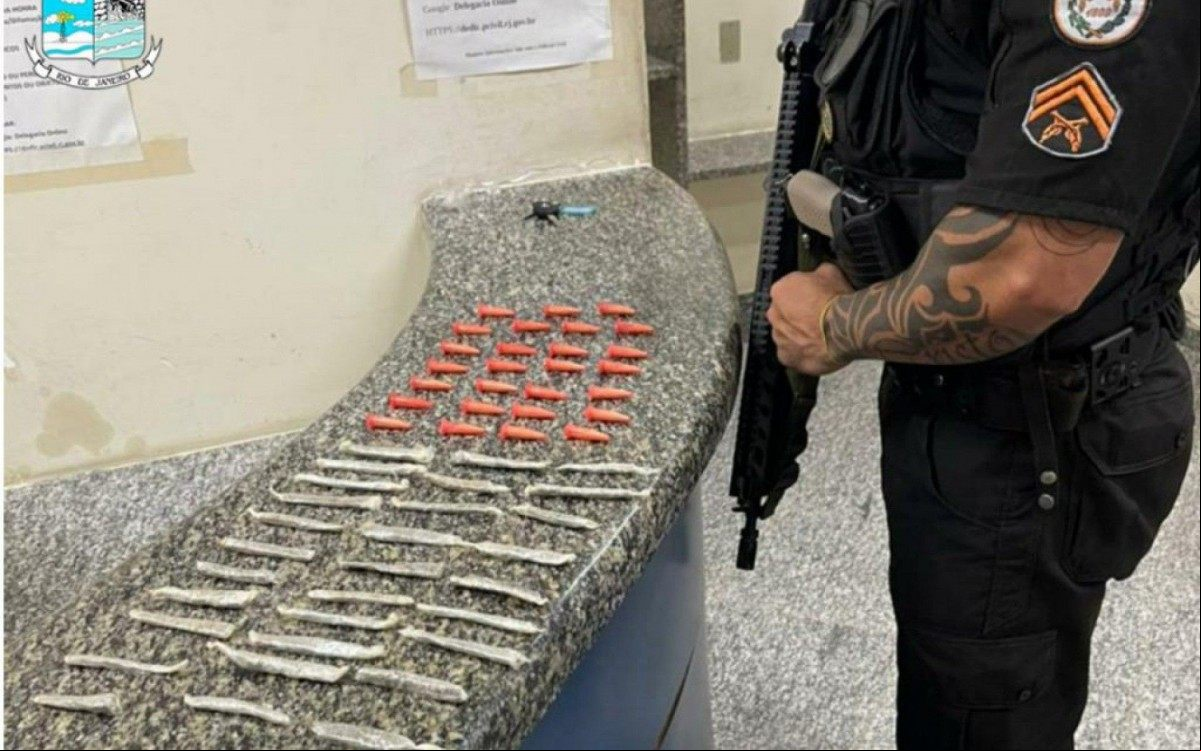 Polícia Militar faz mais uma apreensão de drogas em Saquarema Polícia Militar faz mais uma apreensão de drogas em Saquarema