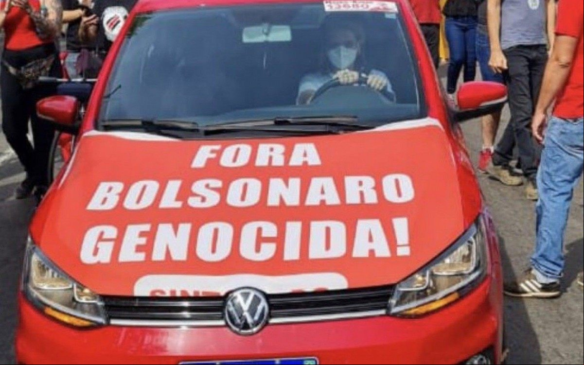 Adesivo de carro acarretou na prisão do professor Adesivo de carro acarretou na prisão do professor