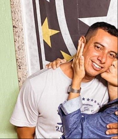 Mãe e filho, identificados como Elineuza Batista da Silva e Anderson Pereira da Silva, foram executados a tiros na Baixada - Divulgação
