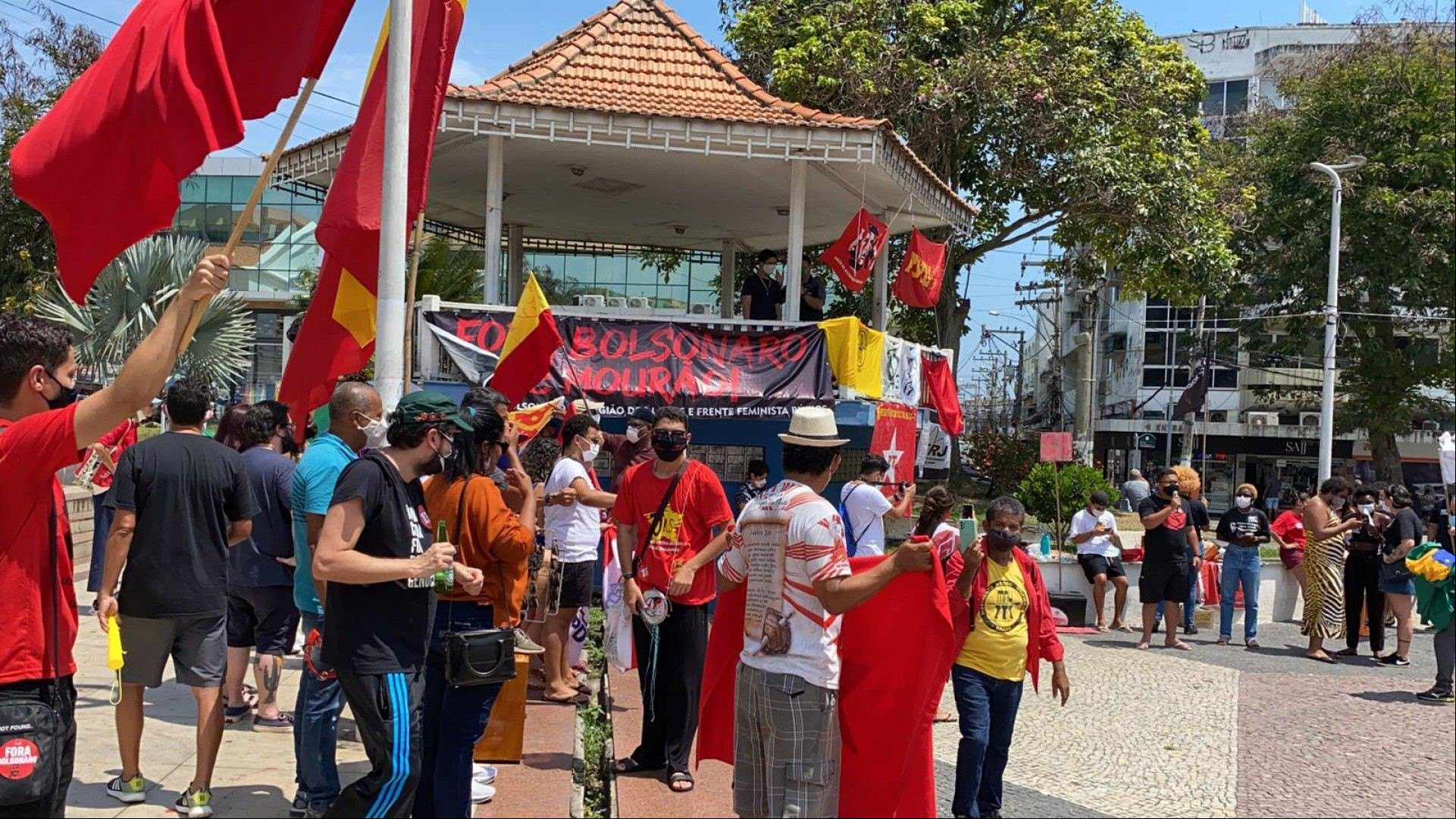Manifestantes dos diversos partidos de esquerda - Renata Cristiane