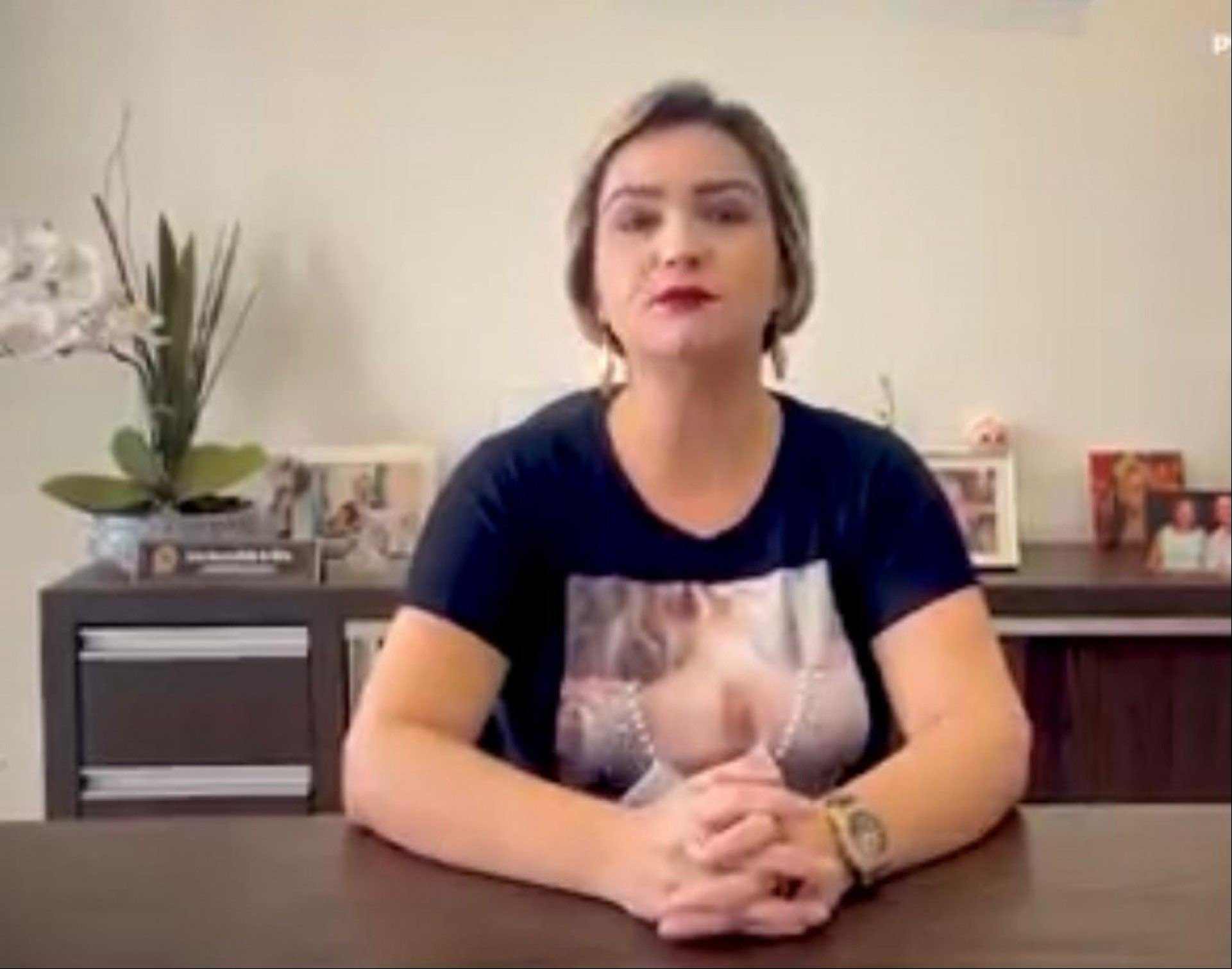 A prefeita de Araruama, Livia Bello gravou vídeo para fazer informe do programa - Divulgação