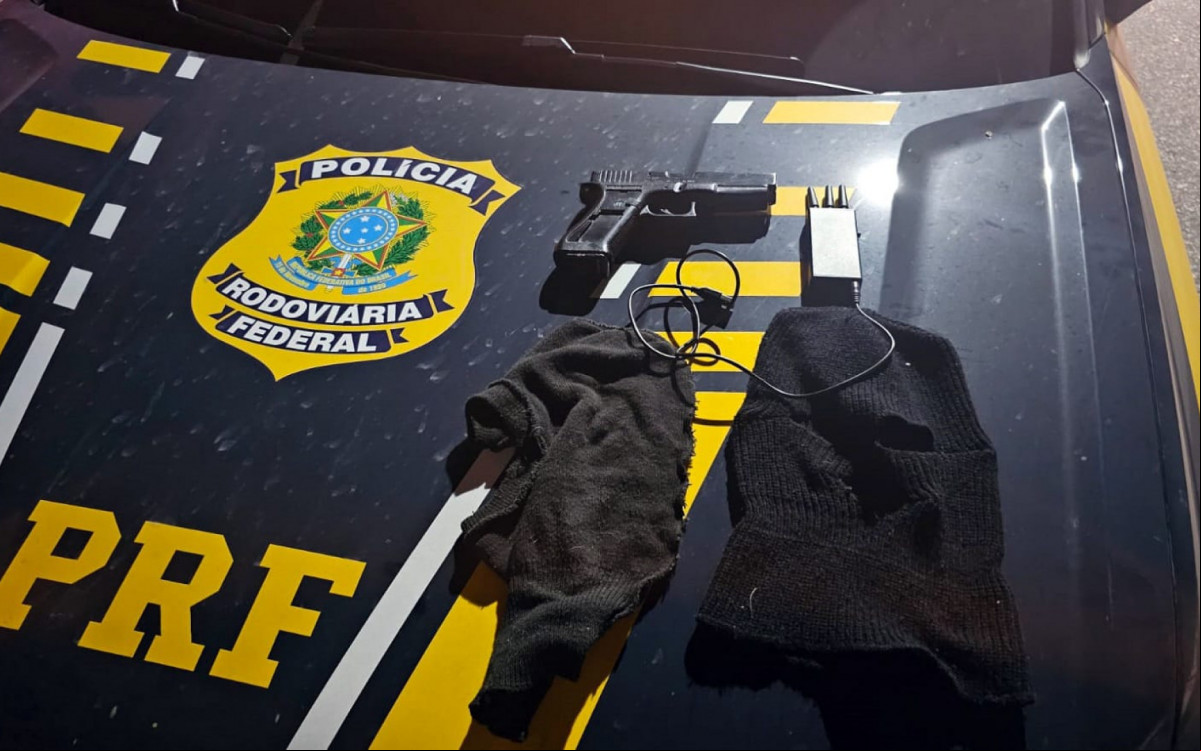 Material apreendido durante abordagem - Divulgação / Polícia Rodoviária Federal