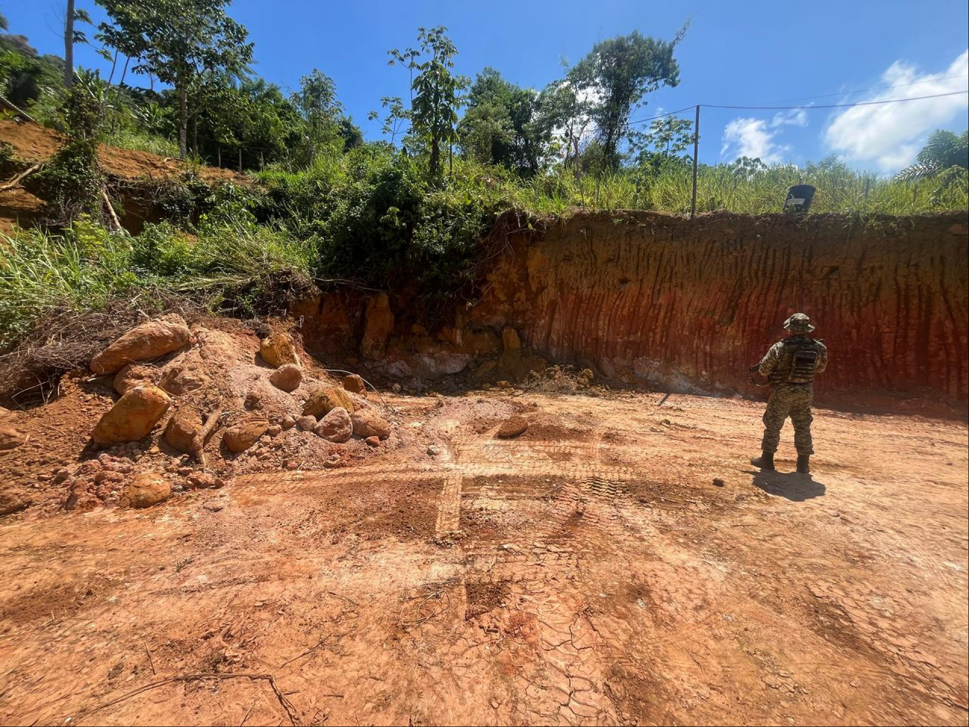 Paraty-Cunha com degradação ambiental - Divulgação/Disque Denúncia