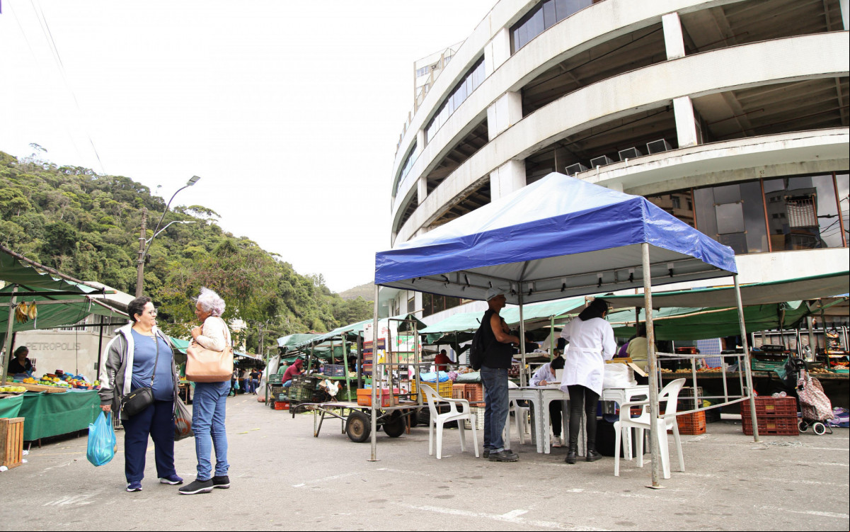 Vacinação na feira livre - Foto: Divulgação/PMP